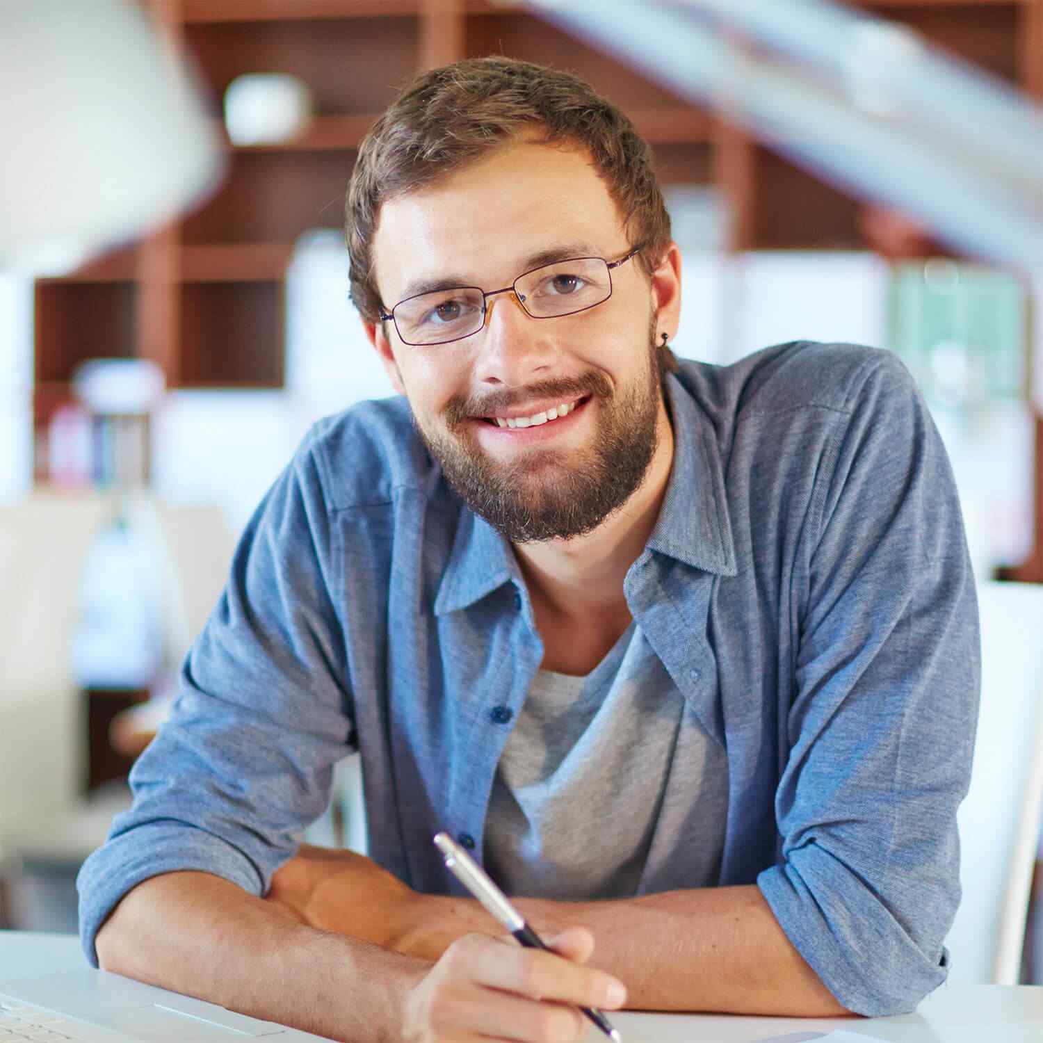 https://ics-pack.de/wp-content/uploads/2018/01/img-team-member-career-01.jpg